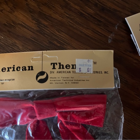 Vintage Christmas Holiday Decor Bundle Red Bows Santa’s - Picture 4 of 14